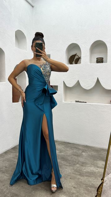 Robe de soirée en satin drapée brodée Turquoise Flounce brodée avec fentes