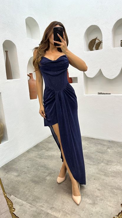 Marineblaues, trägerloses, drapiertes Abendkleid