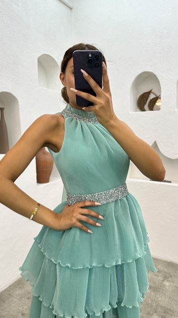 Abito da sera a strati verde menta