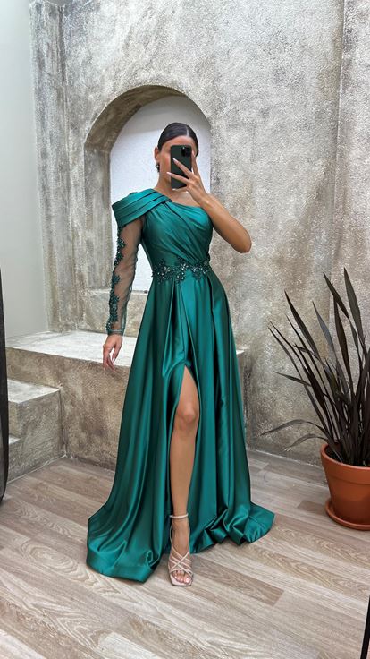 Vestido de noche de satén con un solo hombro, color verde esmeralda, cintura bordada y volante