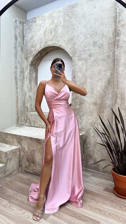 Vestido de noche de satén con correa de cuerda de polvo con cuello de corazón