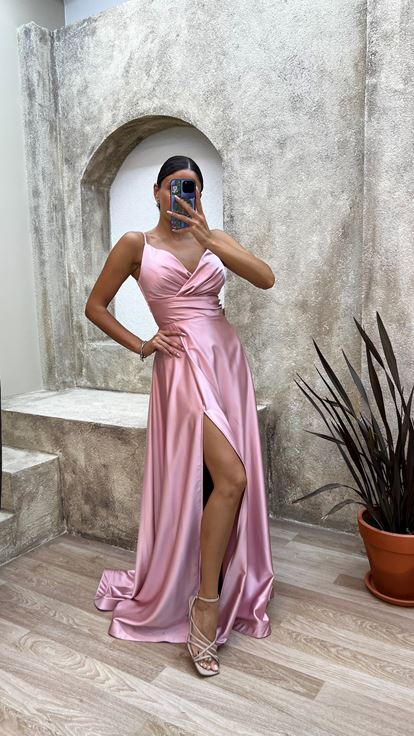 Vestido de noche de satén con correa de cuerda de polvo con cuello de corazón