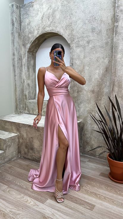 Vestido de noche de satén con correa de cuerda de polvo con cuello de corazón