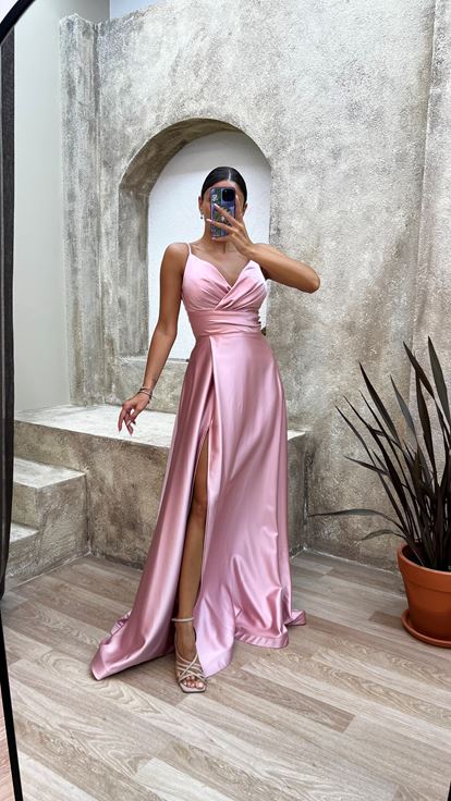 Vestido de noche de satén con correa de cuerda de polvo con cuello de corazón