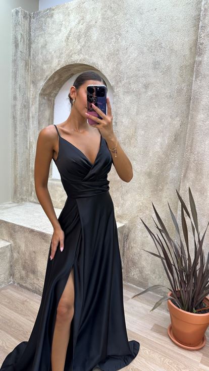 Black Strappy Sweetheart Neckline Satin Evening Dress