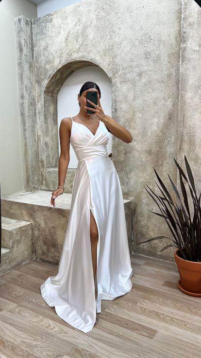 Beyaz İp Askılı Saten Abiye Elbise