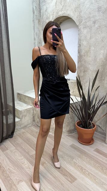 Siyah İp Askılı Göğsü İşlemeli Mini Elbise