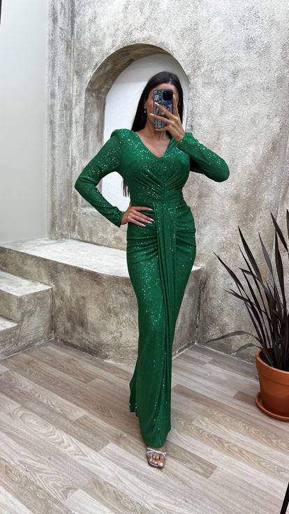 فستان سهرة أخضر مزين بالترتر مع خصر مكشكش