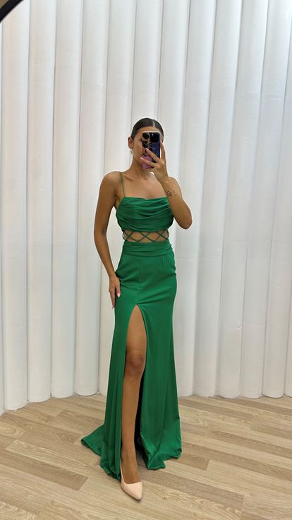 Vestido de noche con cordón con cordón con detalle de correa de cuerda verde