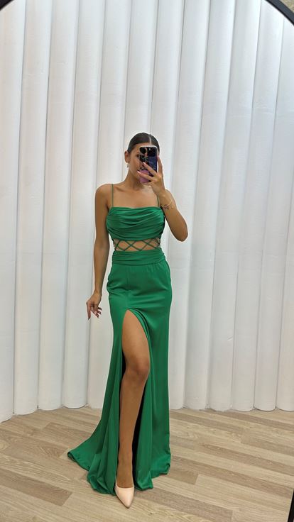 Vestido de noche con cordón con cordón con detalle de correa de cuerda verde