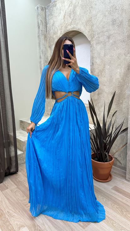 Abito da sera pieghettato blu con dettaglio in vita