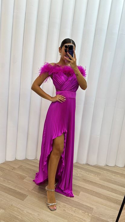 Fuchsia épaules Plumes Détail Satin plissé Robe de soirée