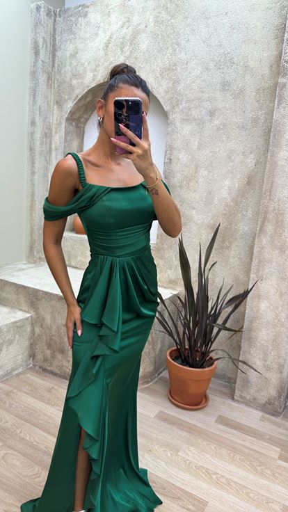 Smeraldo Spalla dettaglio balza abito da sera