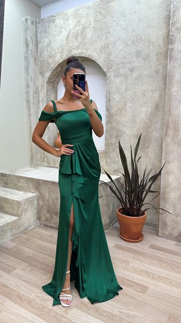 Smaragdgrünes Volant-Abendkleid mit Schulterdetail