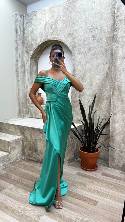 Mint Yeşili İp Askılı Volanlı Saten Abiye Elbise