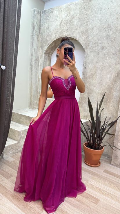 Fuşya İp Askılı Göğüsü İşlemeli Abiye Elbise