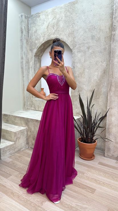 Fuşya İp Askılı Göğüsü İşlemeli Abiye Elbise