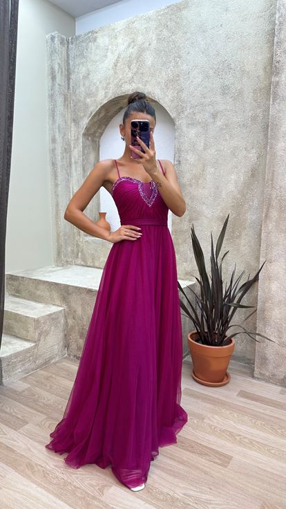 Fuşya İp Askılı Göğüsü İşlemeli Abiye Elbise