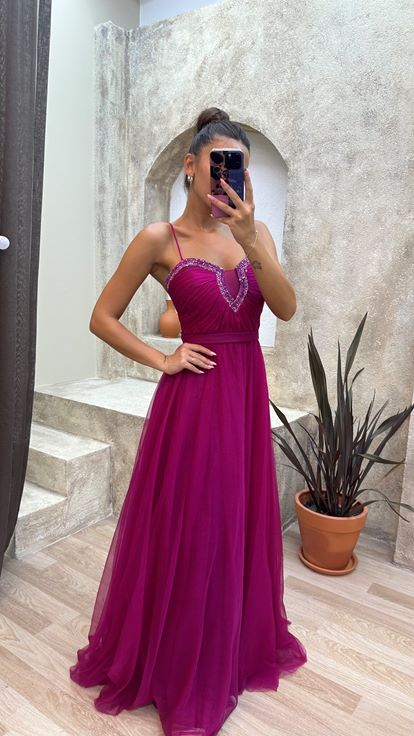 Fuşya İp Askılı Göğüsü İşlemeli Abiye Elbise