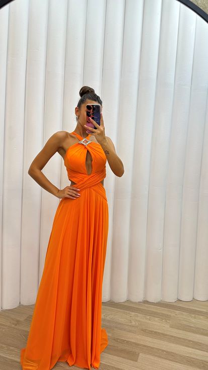 Arancione collo e vita dettaglio spilla abito da sera