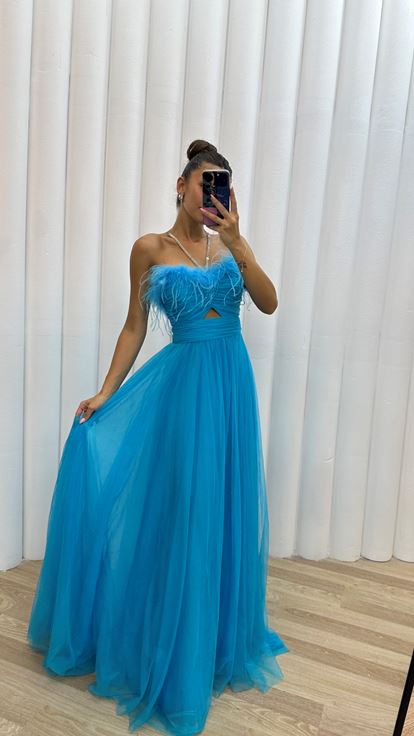 Vestido De Noche De Tul Con Plumas En El Detalle Frontal Con Detalle Cruzado En La Espalda Turquesa