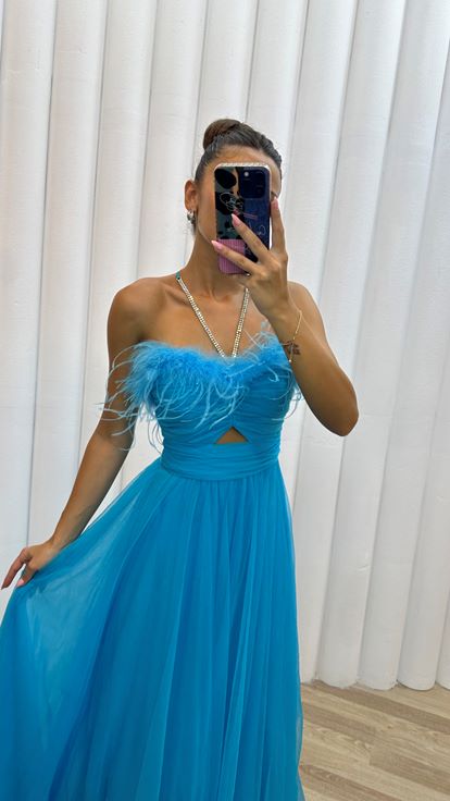Vestido De Noche De Tul Con Plumas En El Detalle Frontal Con Detalle Cruzado En La Espalda Turquesa