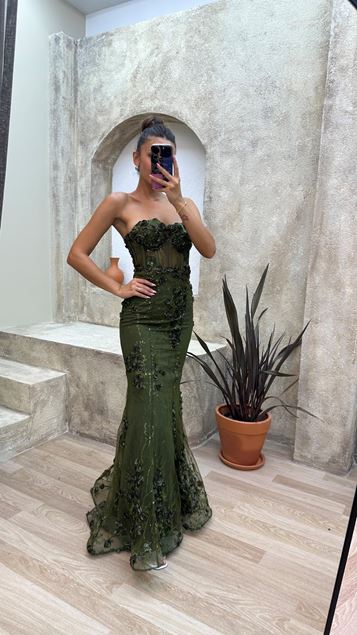 Khaki Strapless Transparent Rose Robe de soirée détaillée