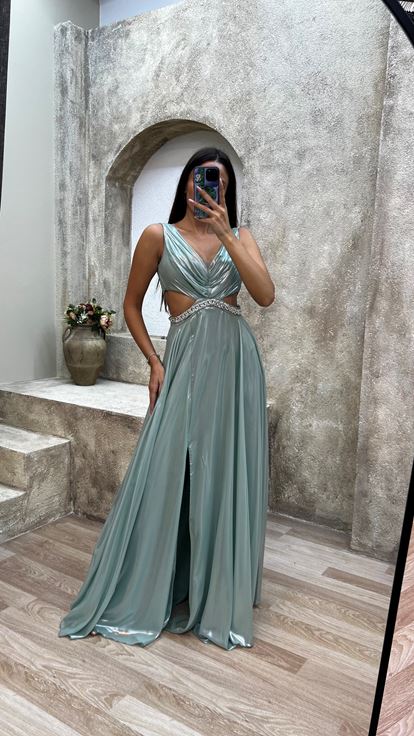 Mint Yeşili Sırt Ve Bel Detay İşlemeli Abiye Elbise