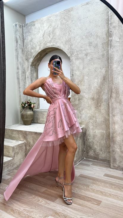 Pudra Straplez Kat Kat İşlemeli Elbise