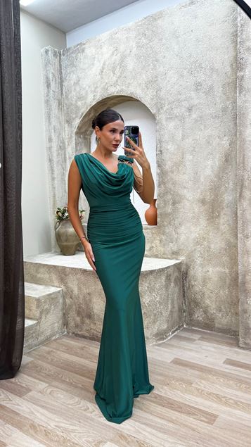 Emerald Green Draped Shoulder Chain Detail Design Evening Dress