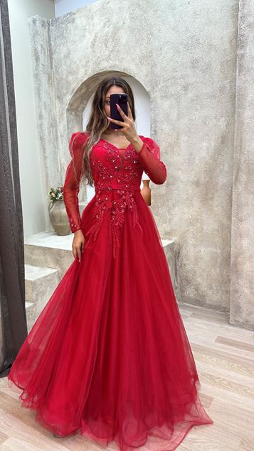 Vestido de noche de tul bordado con piedra con escote en V rojo