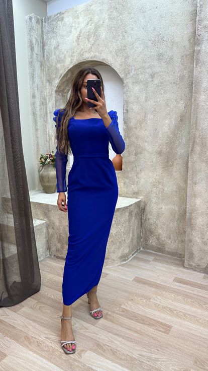 Vestido de manga de tul con escote cuadrado de Saks