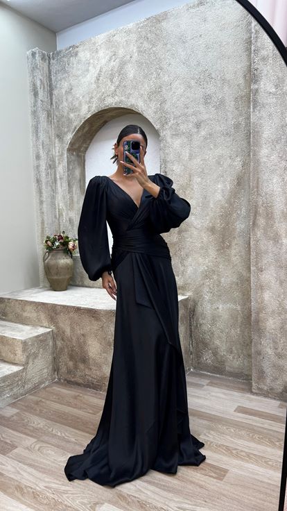 Black Balloon Sleeve V-Neck Flywheel Detail Design Evening Dress