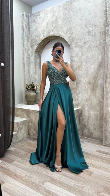 Emerald Green V-Neck Back Detailed Bust Embroidered Design Evening Dress
