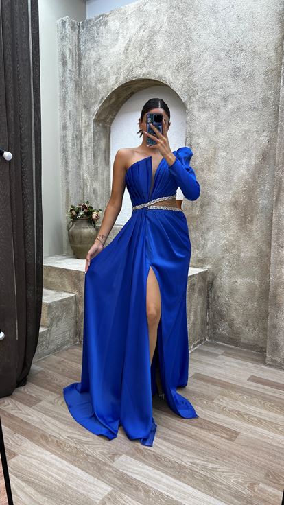 Mavi Tek Kol Bel Detay Yırtmaçlı Abiye Elbise