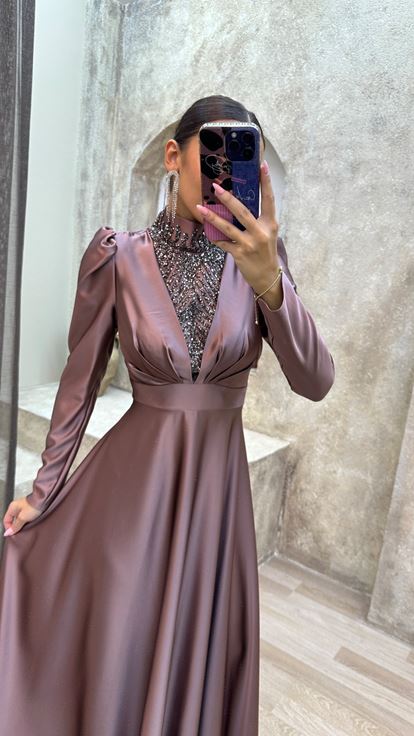 Pudra Göğsü İşlemeli Tesettür Abiye Elbise
