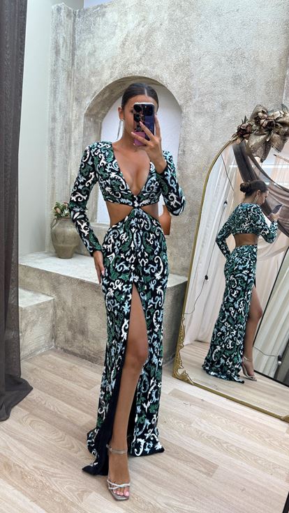 Vestido bordado personalizado con detalle de cintura con escote en V verde