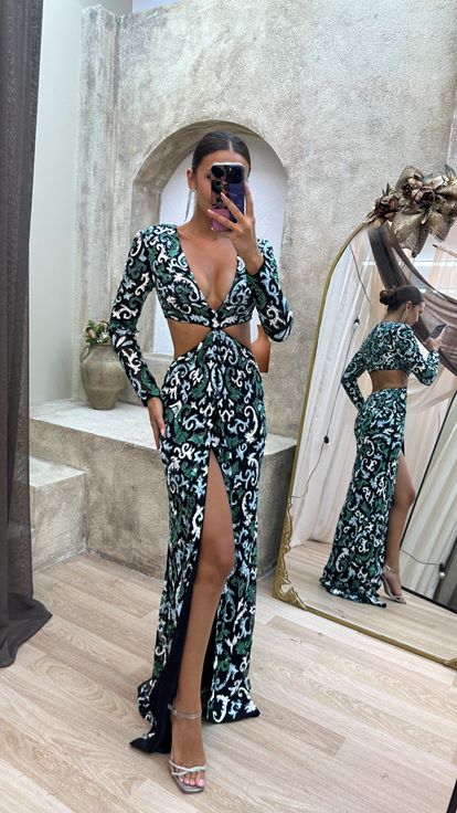 Vestido bordado personalizado con detalle de cintura con escote en V verde