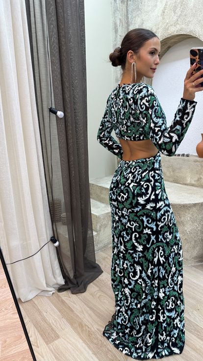 Vestido bordado personalizado con detalle de cintura con escote en V verde