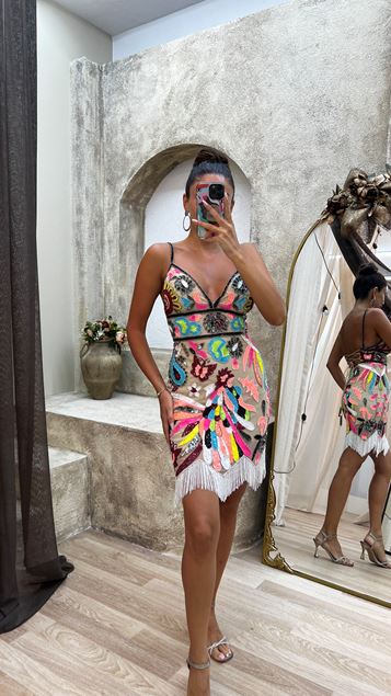 Vestido bordado especial con correa de cuerda beige