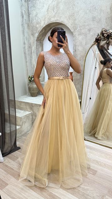 Petto beige ricamato abito da sera in tulle con cintura