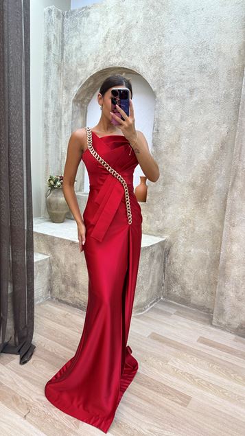 Robe de soirée en satin chaîne bustier rouge