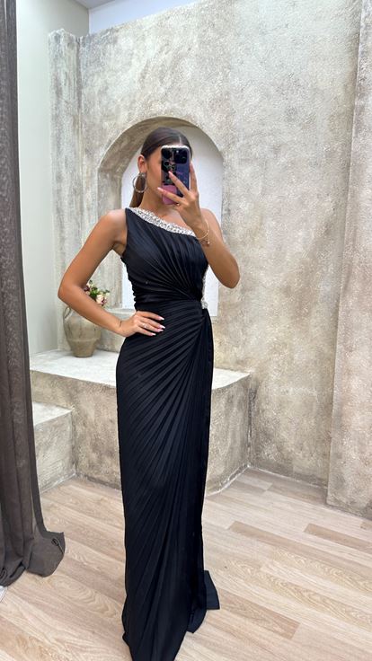 Black One Shoulder Pleated Stone Embroidery Detail Design Satin Evening Dress
