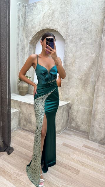 Émeraude dos Croix Brodée Satin Robe de soirée