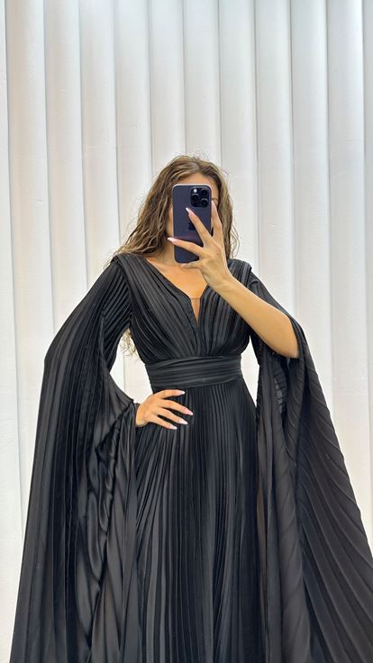 Siyah V Yaka Piliseli Hayalet Kol Abiye Elbise