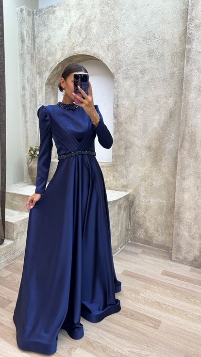 Navy Blue Waistline Embroidered Satin Hijab Evening Dress