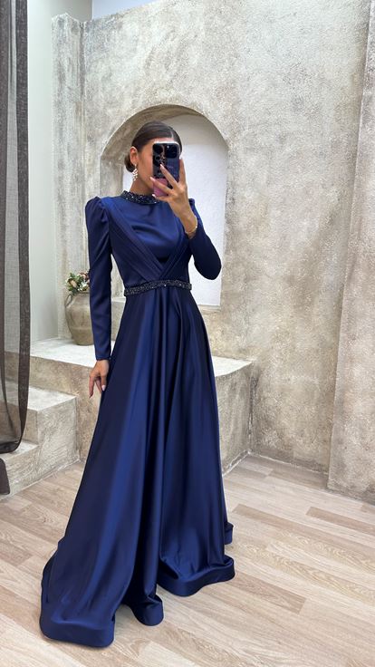 Navy Blue Waistline Embroidered Satin Hijab Evening Dress