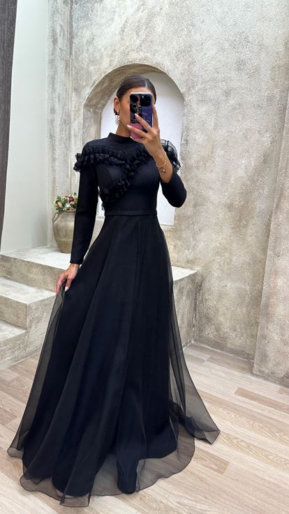 Siyah Göğüs Detay Tül Tesettür Abiye Elbise