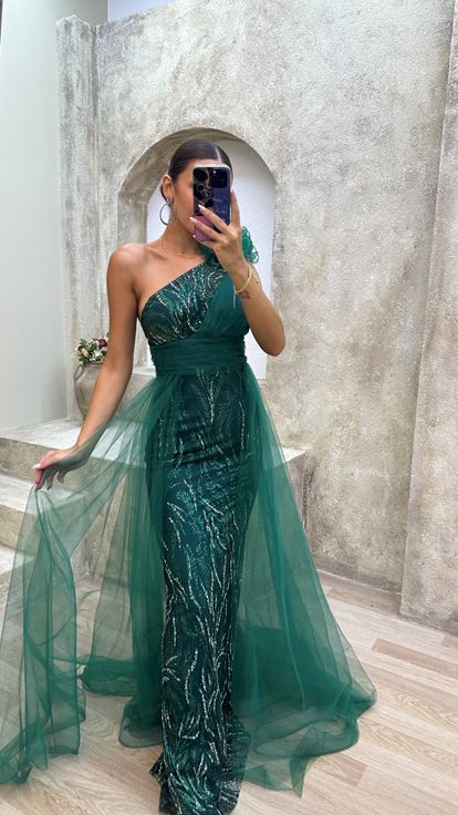 Zümrüt Tek Omuz Gül Detay İşlemeli Tül Abiye Elbise