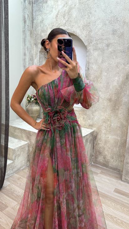 Zümrüt Tek Kol Beli Gül Detay Tüylü Tül Abiye